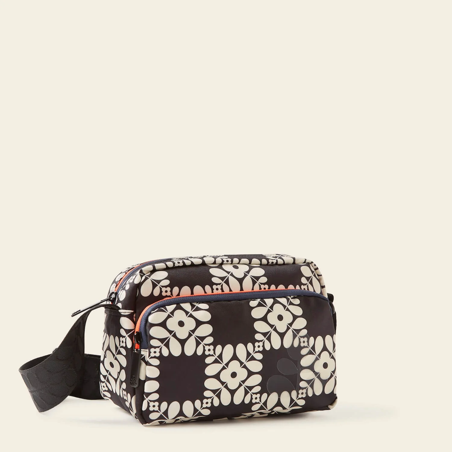Angle Camera Bag - Lattice Flower Tile Onyx - Image 3