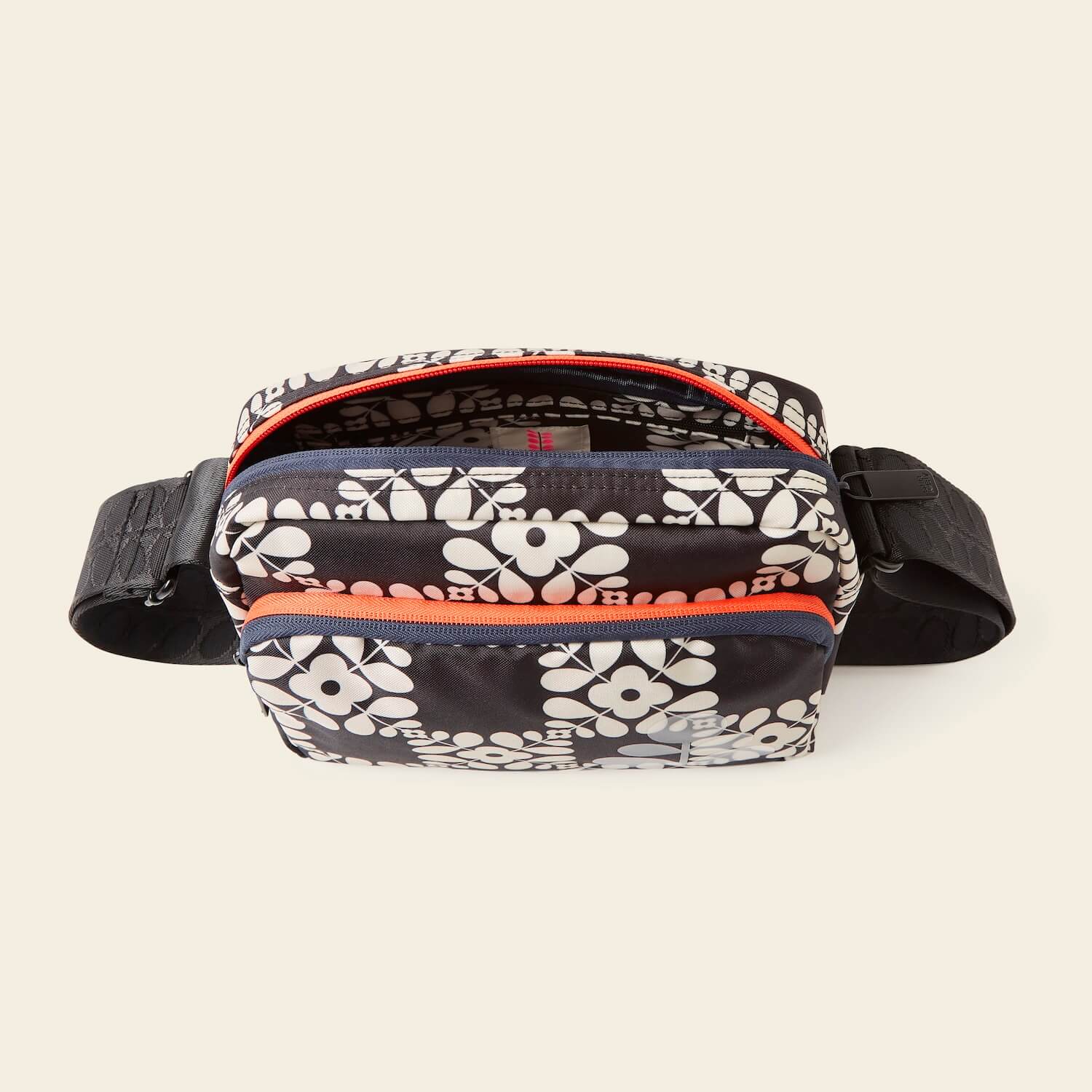 Angle Camera Bag - Lattice Flower Tile Onyx - Image 5