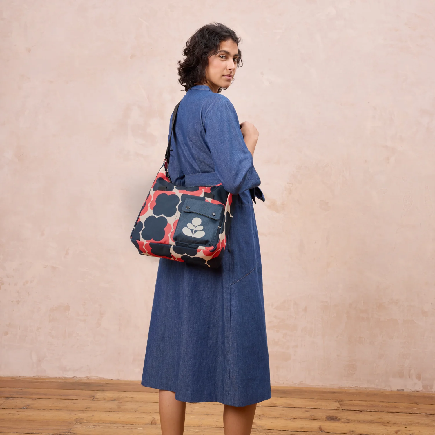 Area Hobo - Floating Flower Navy Red - Image 5