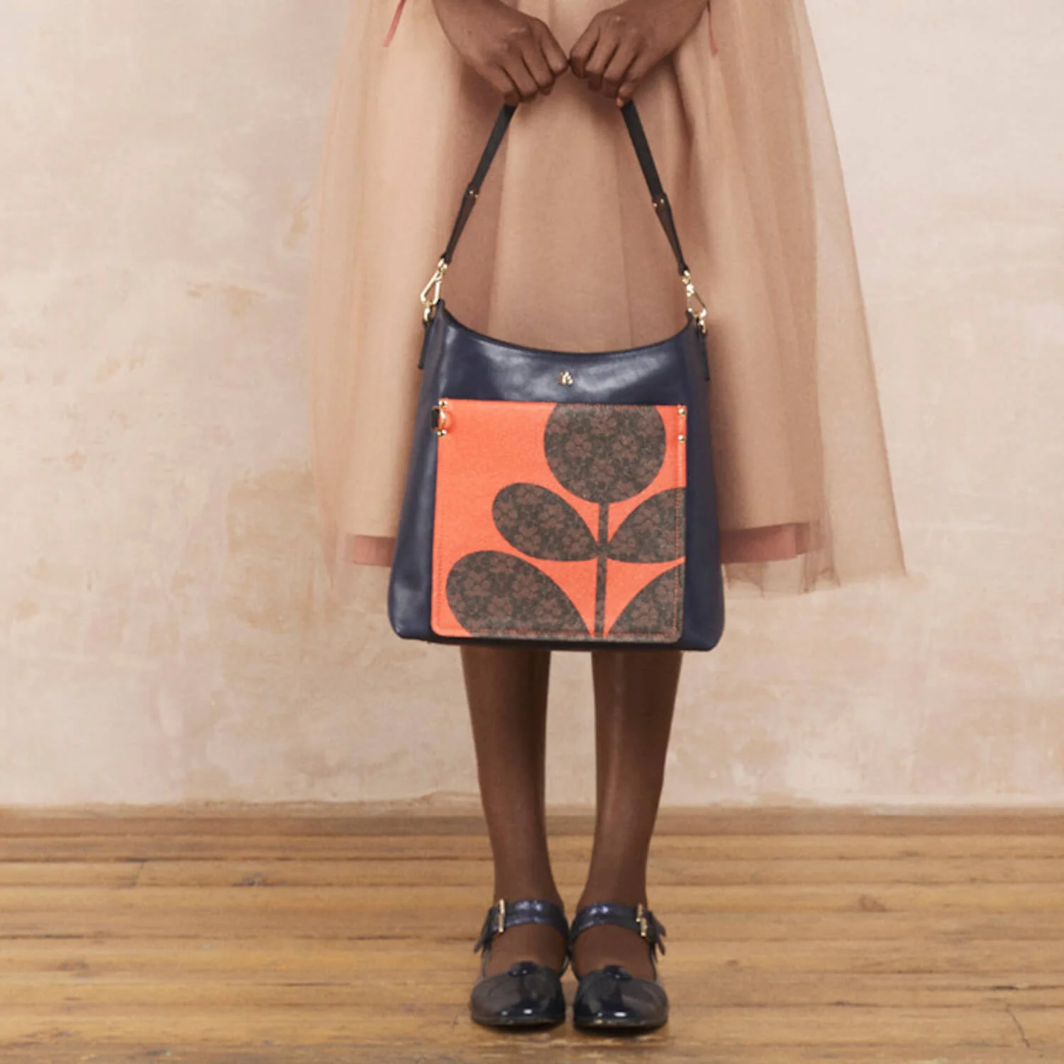 Carrymax Bucket Bag - Navy Puzzle Flower - Image 2