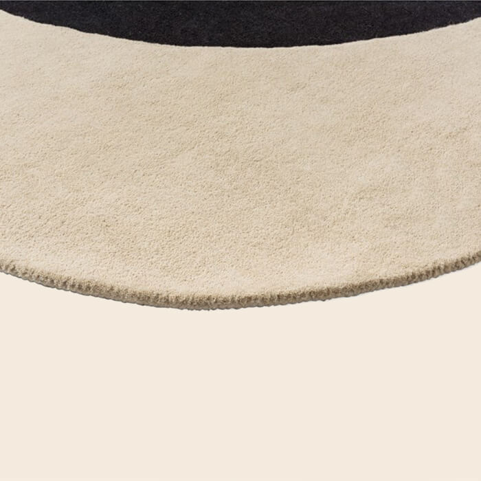 Flower Spot Rug Ecru/Black - Image 4