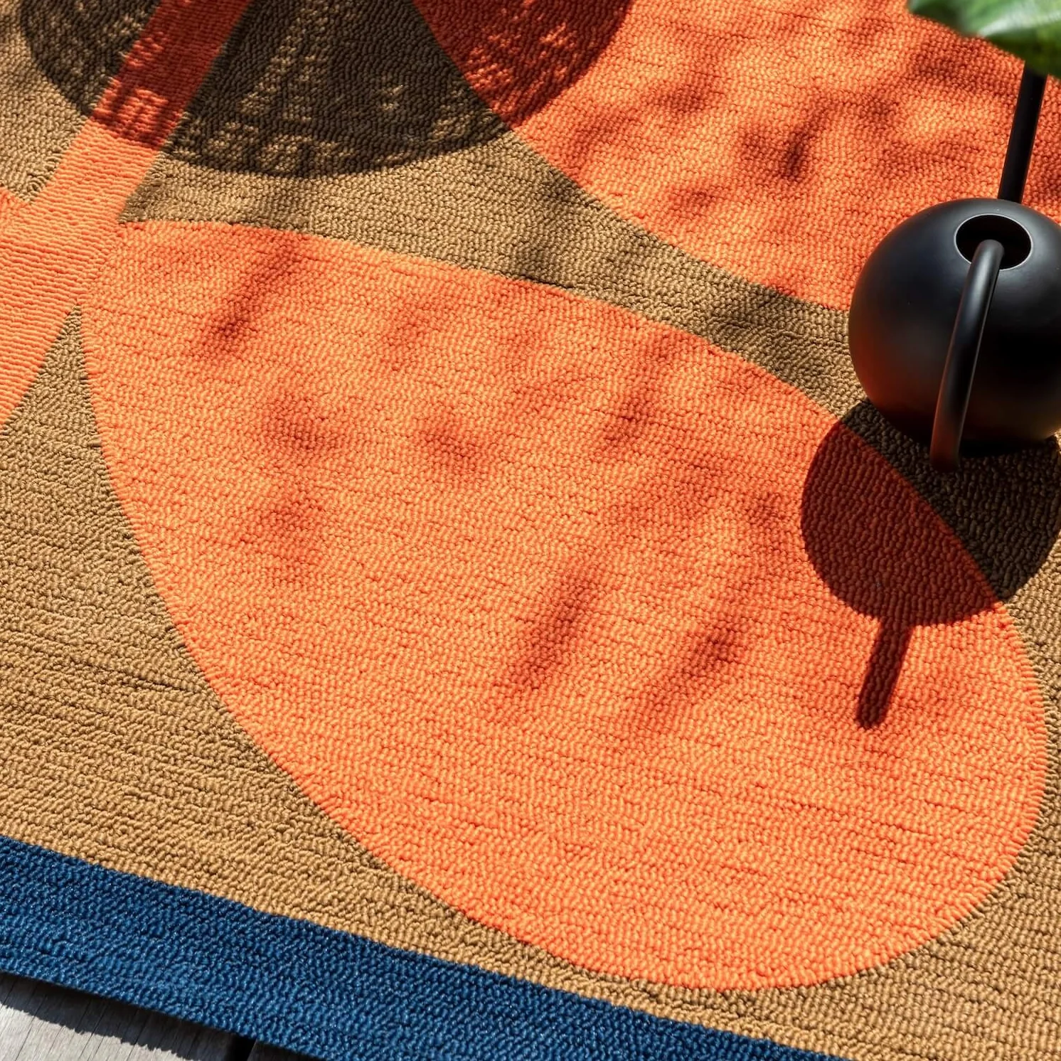 Giant Sixties Stem Outdoor Rug - Tomato - Image 3