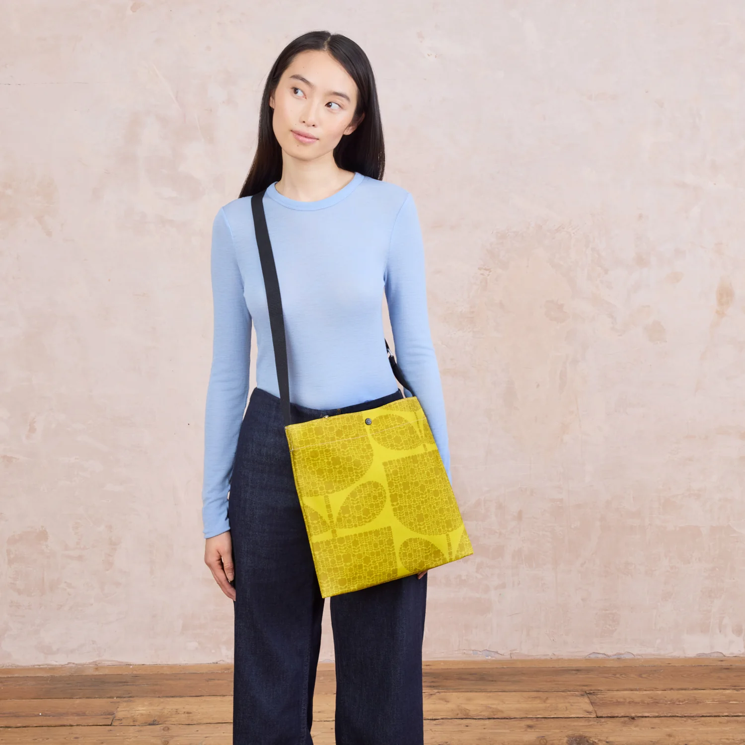 On A Roll Crossbody - Cosmea Emerald - Image 3