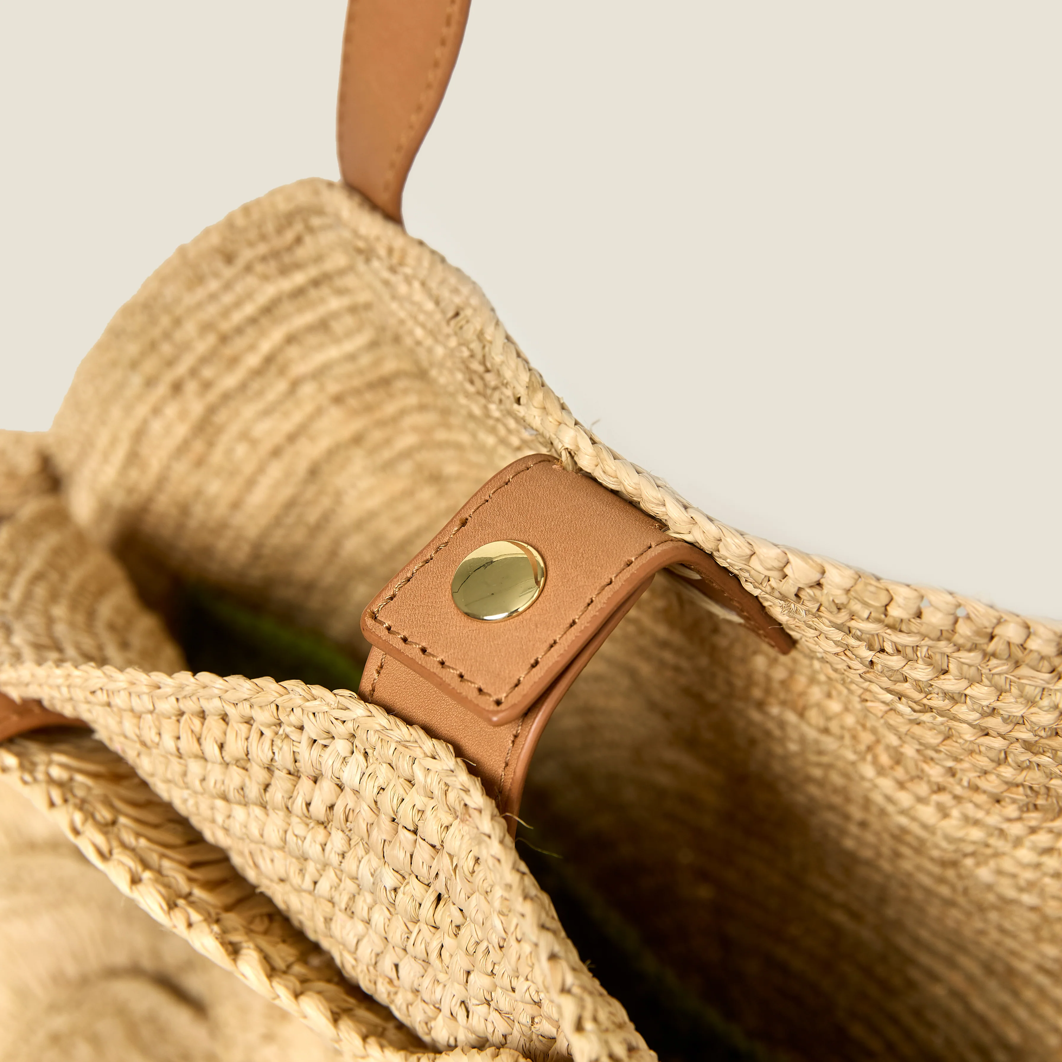 Petal Flower Round Raffia Tote Bag - Natural - Image 6