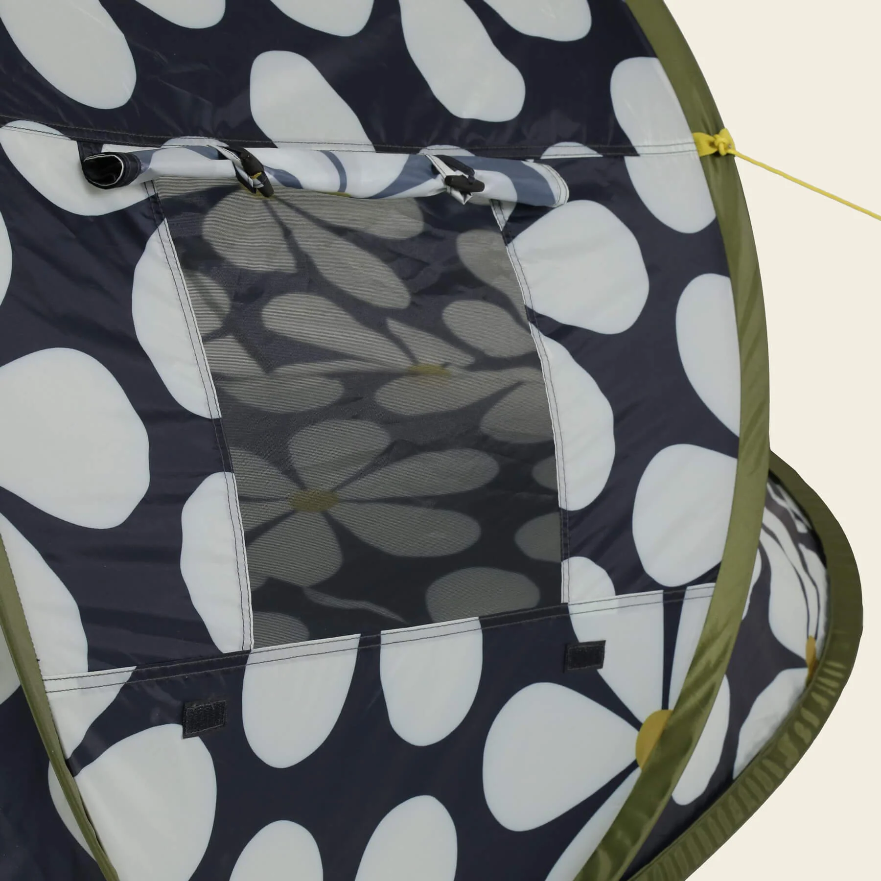 Pop Up Beach Shelter - Black Daisy - Image 3